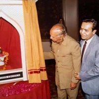 Dr-Mulk-Raj-Anand-inaugurating-Exhibition-EroticaDr-Kothari-looks-on-New-Delhi-1985