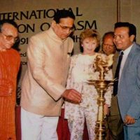 Union-Minister-Vasant-Sathe-lighting-the-lamp-of-international-Conference-on-Orgasm-Pandit-Ravi-Shankar-Dr-June-Reinisch-Mulk-Raj-Anand-and-Dr-Kothari-looks-on-1991
